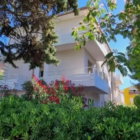 Apartamento Trilocale A 50 Mt Dal Mare Di - M019