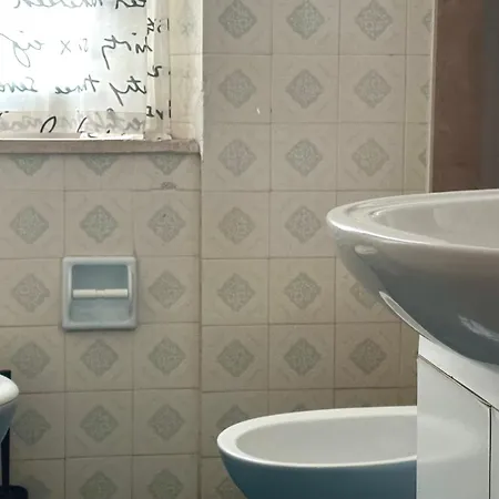 Apartamento Trilocale A 50 Mt Dal Mare Di - M019 *